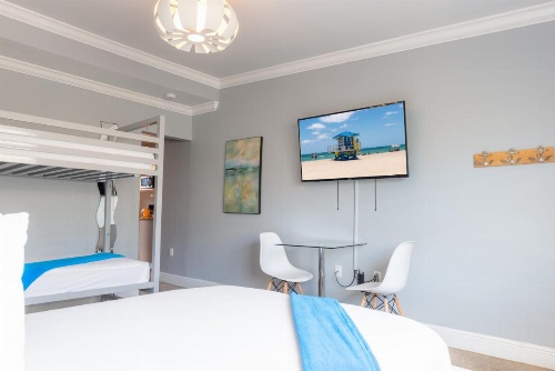 Hollywood Beach Suites and Hotel image 44